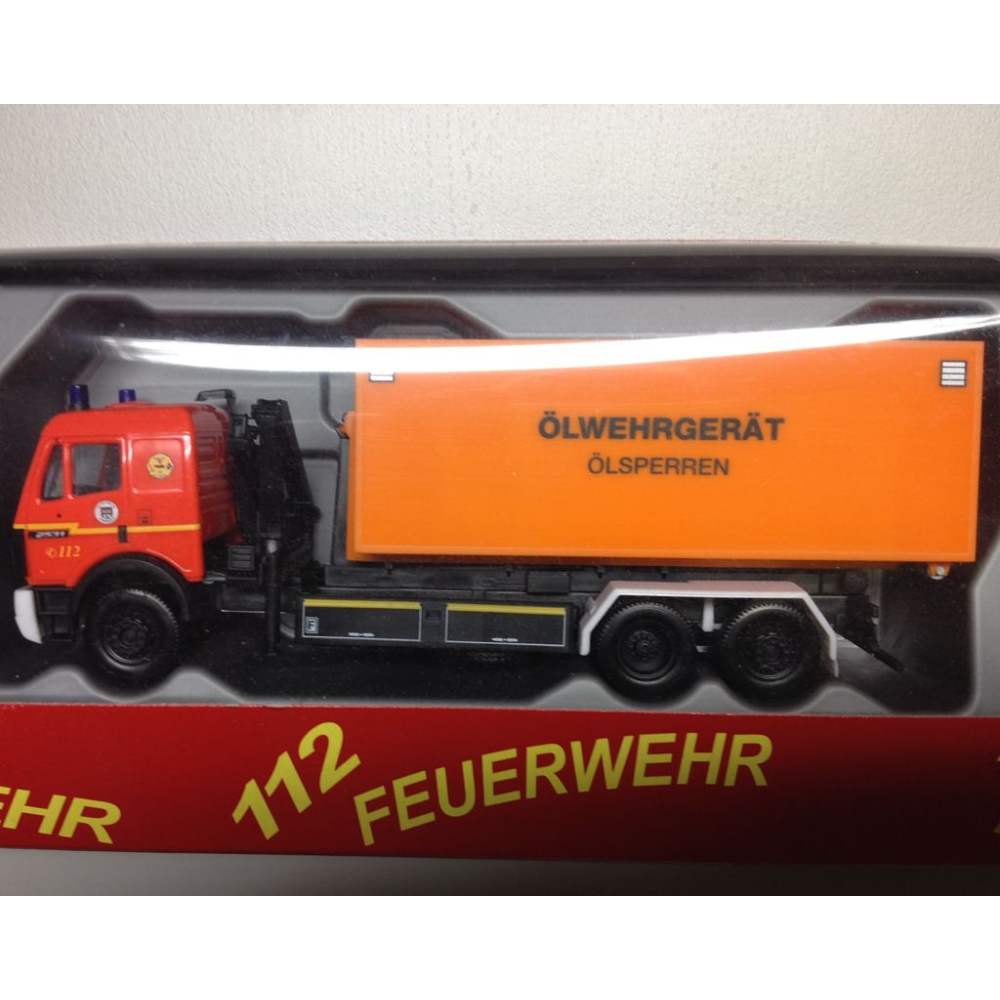 Feuerwehr Hamburg WLF mit AB Ölsperre