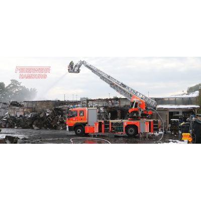 Feuerwehr Hamburg Drehleiter, Becher