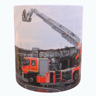 Feuerwehr Hamburg Drehleiter, Becher